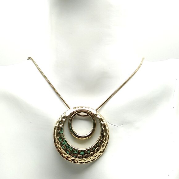 Kim Rogers Gold-tone Hammered & Smooth Pendant Necklace - Picture 10 of 15